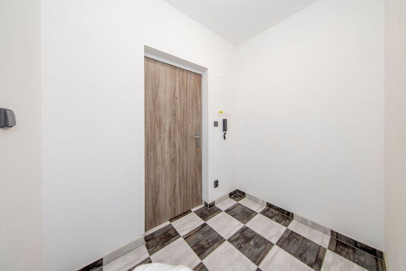 Studio flat to rent, 33 m², U Plynárny, Prague, Prague Studio flat to rent, 33 m², U Plynárny, Prague, Prague