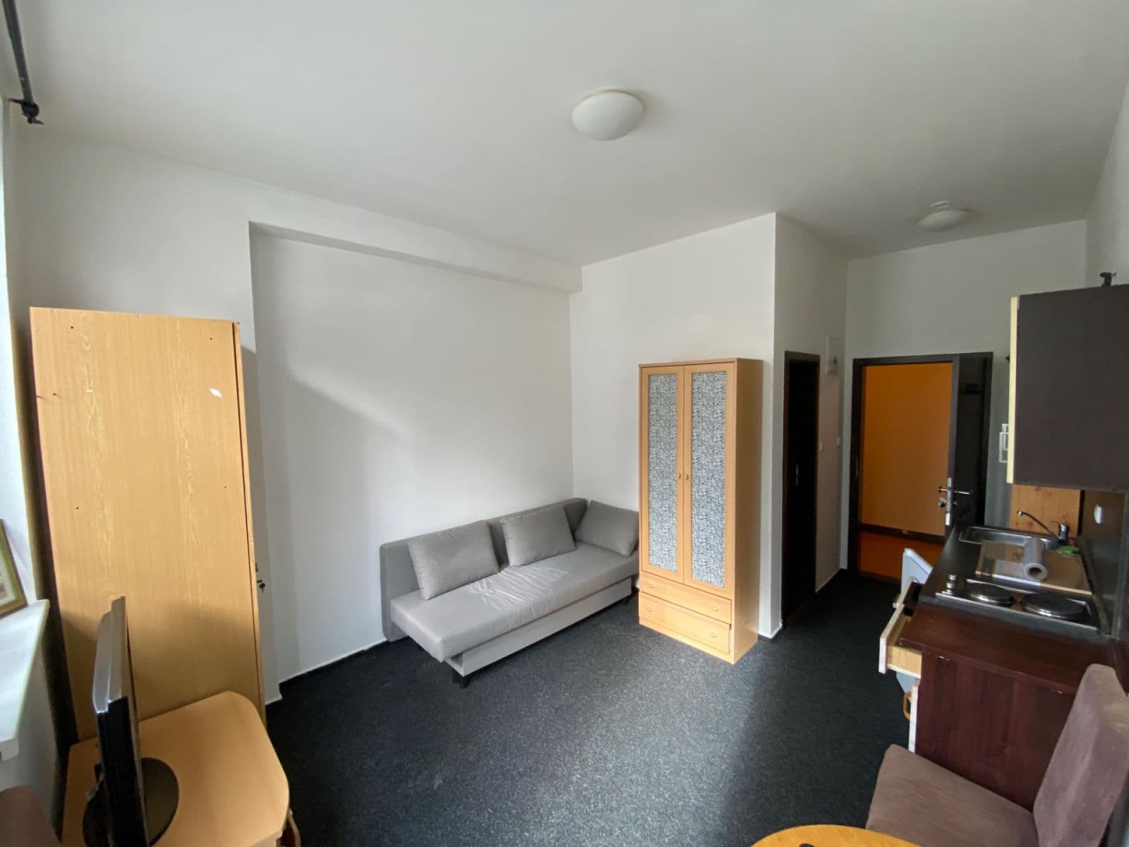 Studio flat to rent, 18 m², Poznaňská, Sázava, Středočeský Region Studio flat to rent, 18 m², Poznaňská, Sázava, Středočeský Region