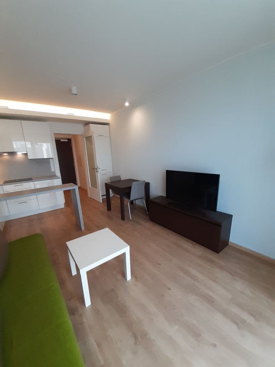 Studio flat to rent, 31 m², Mukařovského, Prague, Prague Studio flat to rent, 31 m², Mukařovského, Prague, Prague