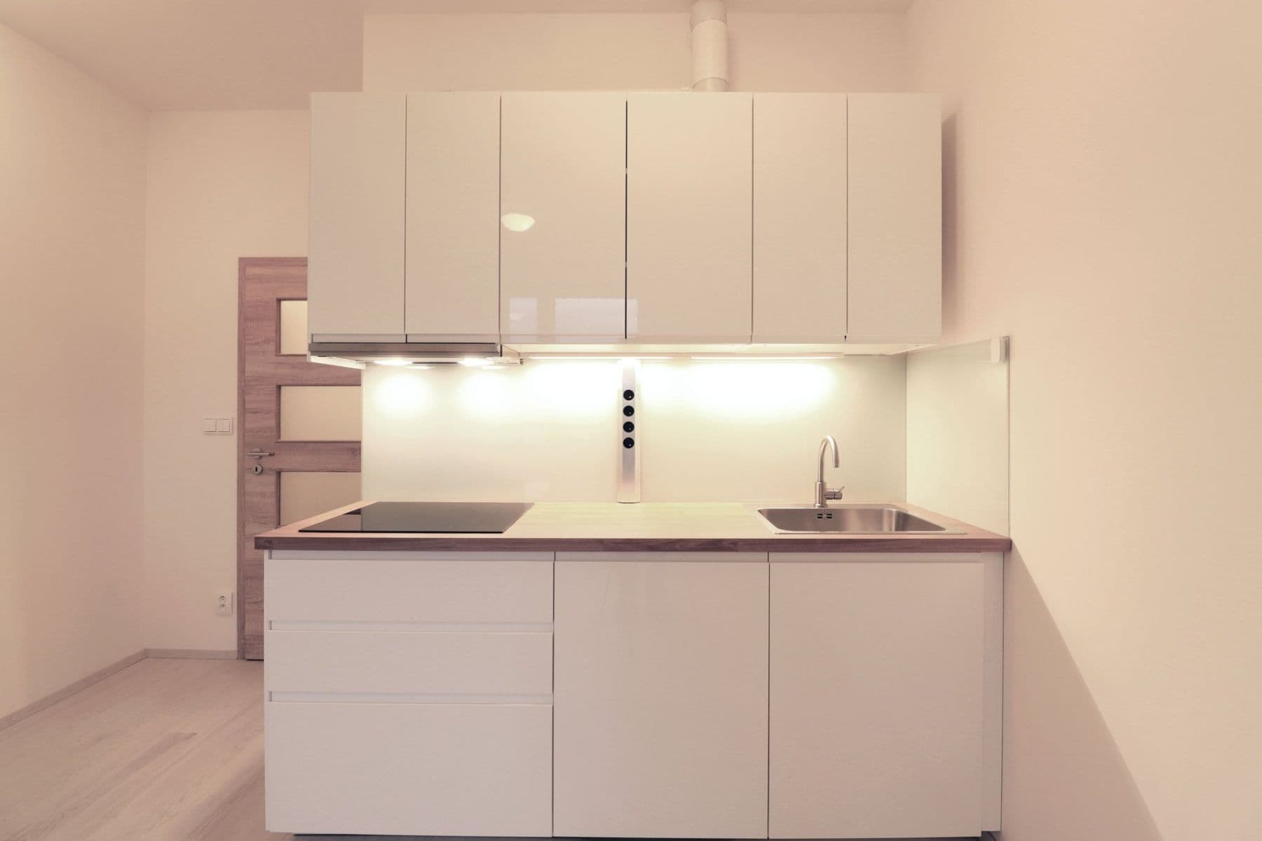 Studio flat to rent, 25 m², Augustina Lukeše, Brandýs nad Labem-Stará Boleslav, Středočeský Region Studio flat to rent, 25 m², Augustina Lukeše, Brandýs nad Labem-Stará Boleslav, Středočeský Region