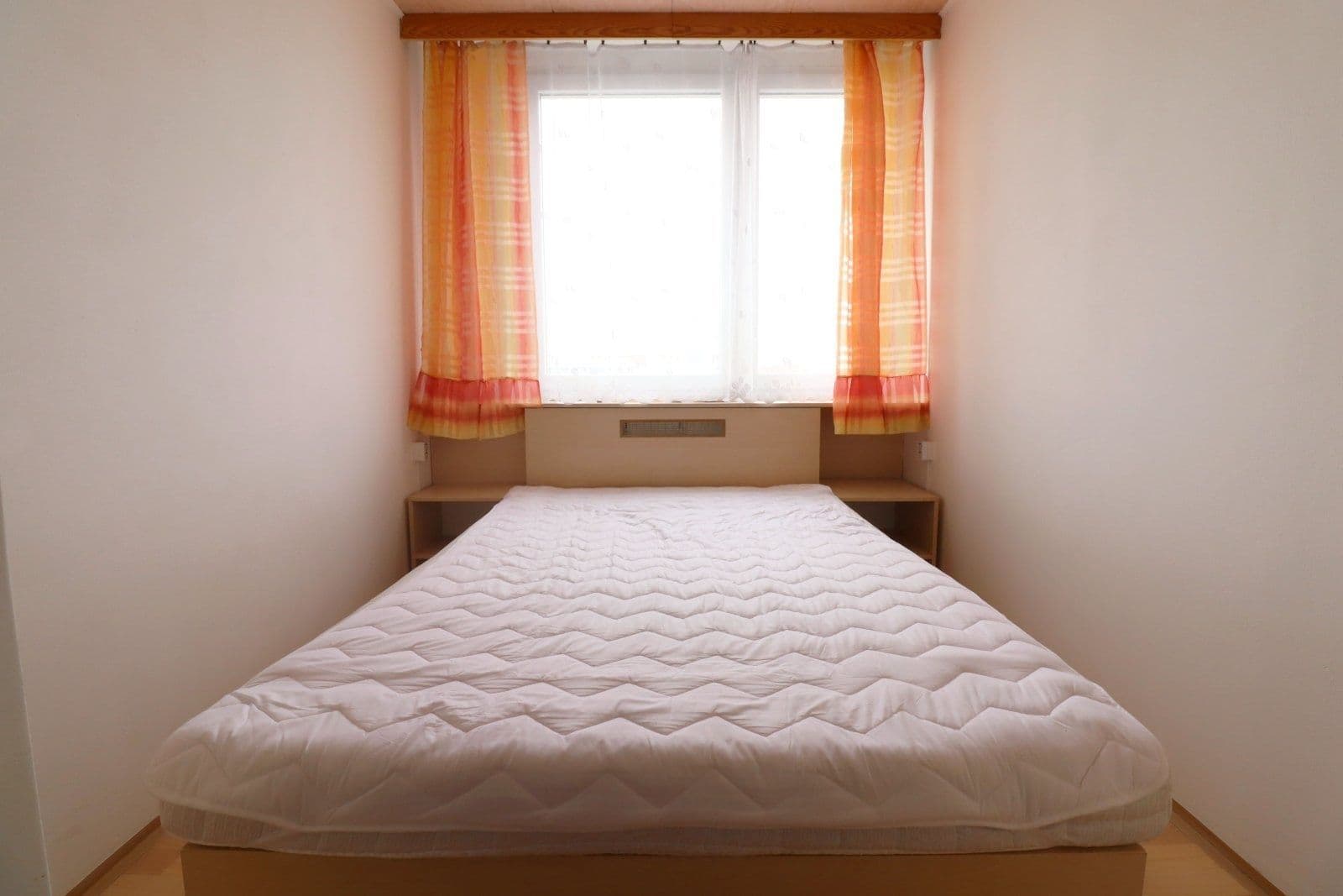 2 bedroom with open-plan kitchen flat to rent, 53 m², Lodžská, Prague, Prague 2 bedroom with open-plan kitchen flat to rent, 53 m², Lodžská, Prague, Prague