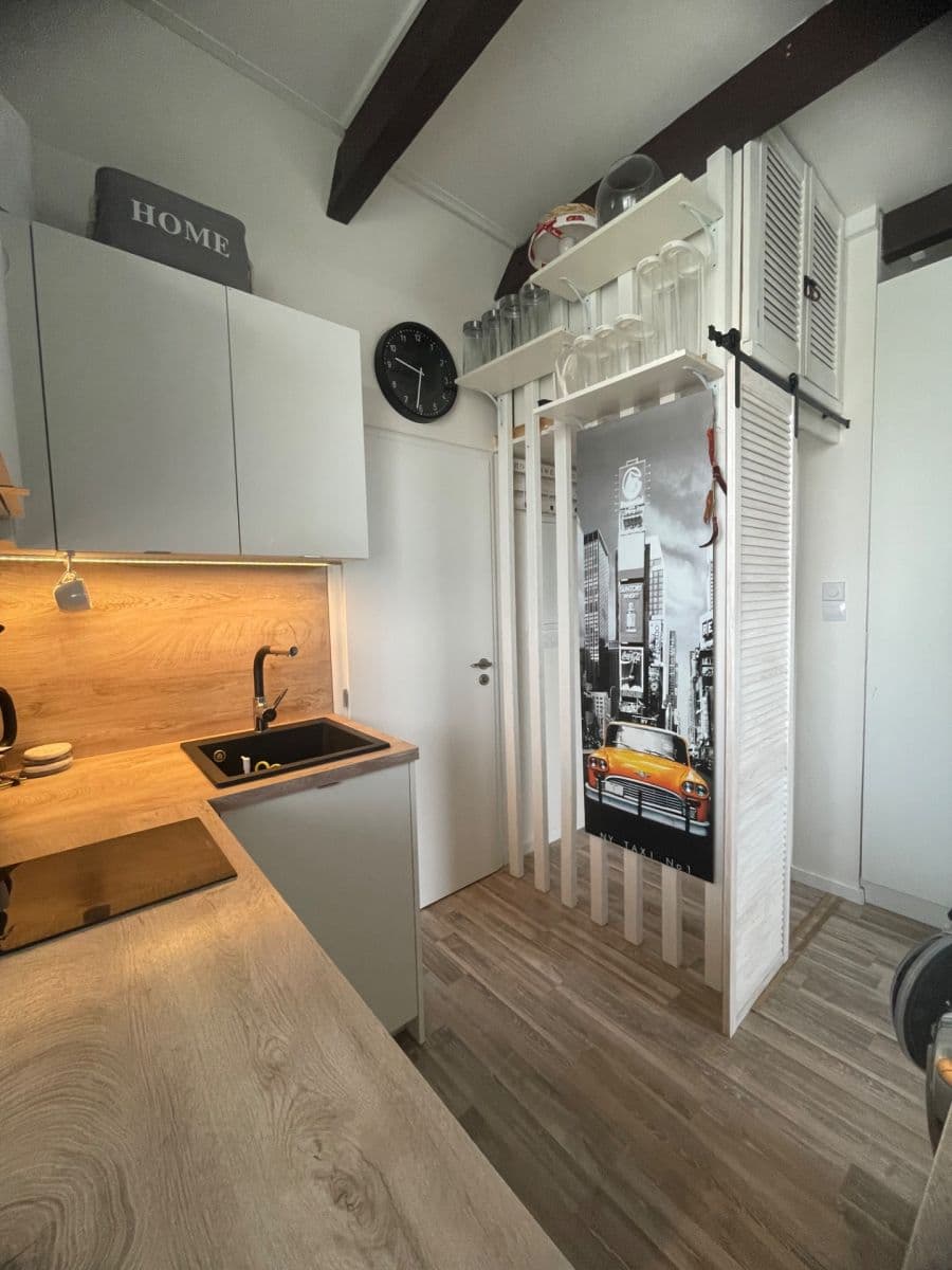 Studio flat to rent, 37 m², Zbuzanská, Prague, Prague Studio flat to rent, 37 m², Zbuzanská, Prague, Prague