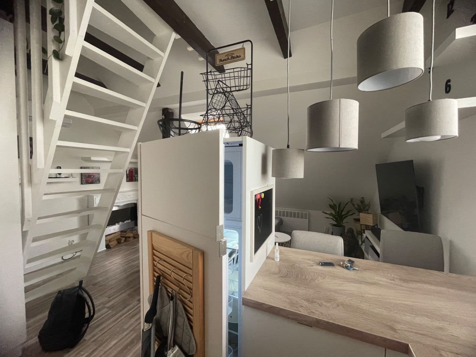 Studio flat to rent, 37 m², Zbuzanská, Prague, Prague Studio flat to rent, 37 m², Zbuzanská, Prague, Prague