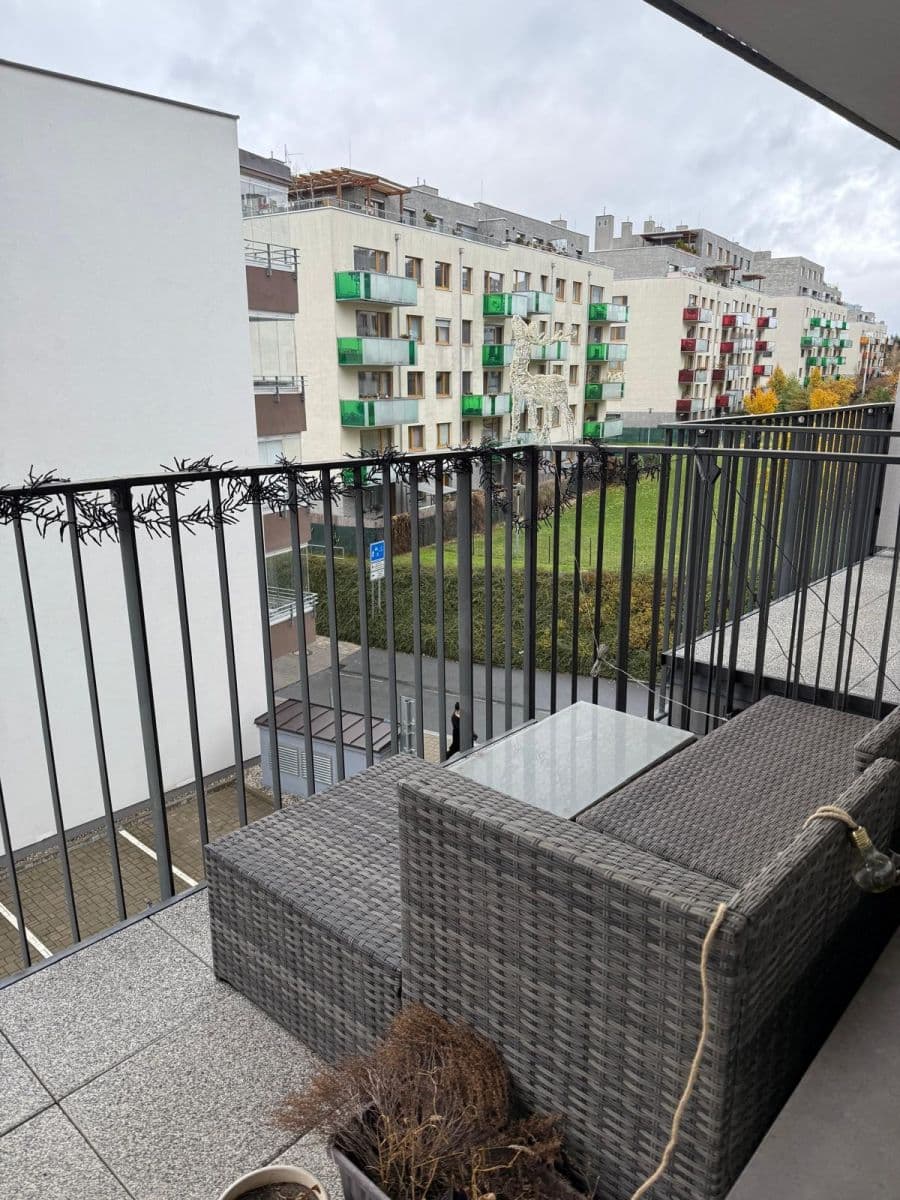 1 bedroom with open-plan kitchen flat to rent, 55 m², Československého exilu, Prague, Prague 1 bedroom with open-plan kitchen flat to rent, 55 m², Československého exilu, Prague, Prague