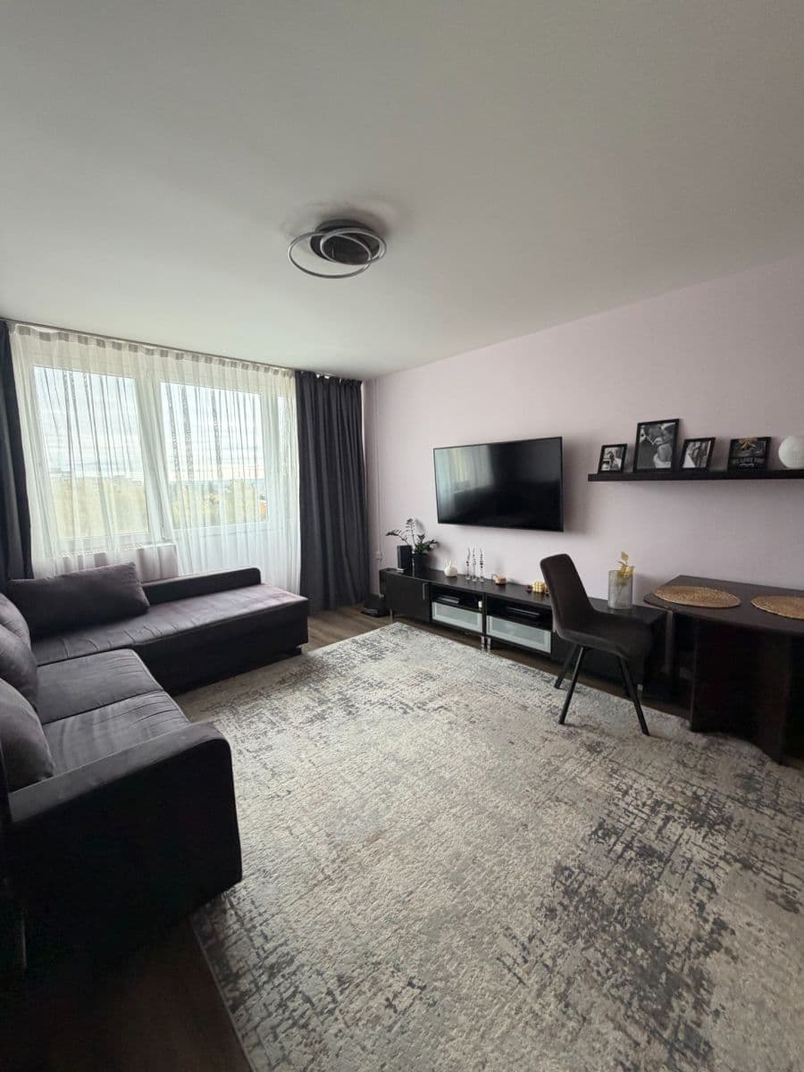 2 bedroom with open-plan kitchen flat to rent, 62 m², Ke Škole, Prague, Prague 2 bedroom with open-plan kitchen flat to rent, 62 m², Ke Škole, Prague, Prague