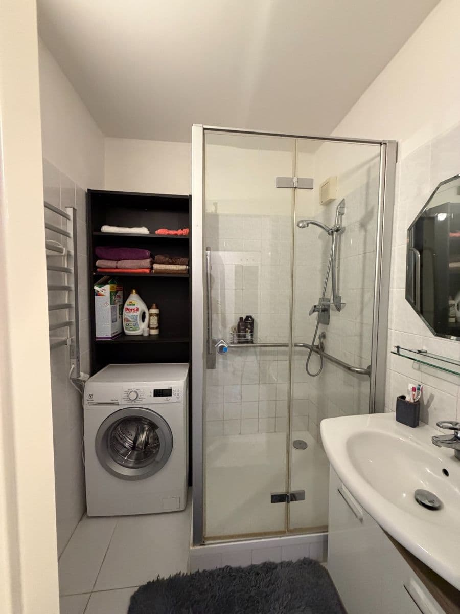 2 bedroom with open-plan kitchen flat to rent, 62 m², Ke Škole, Prague, Prague 2 bedroom with open-plan kitchen flat to rent, 62 m², Ke Škole, Prague, Prague