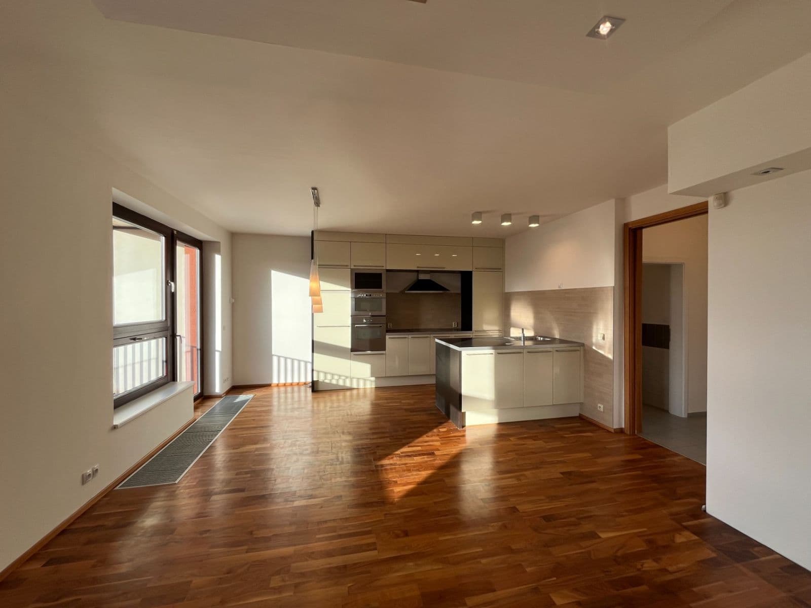 3 bedroom with open-plan kitchen flat to rent, 90 m², U Uranie, Prague, Prague 3 bedroom with open-plan kitchen flat to rent, 90 m², U Uranie, Prague, Prague