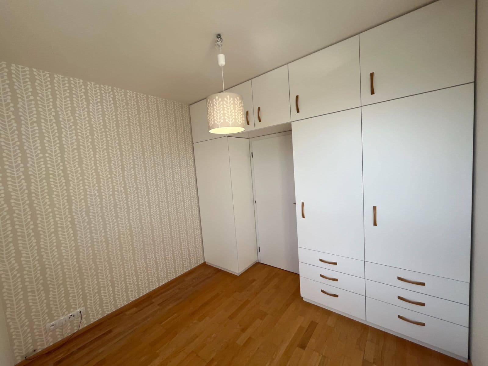 3 bedroom with open-plan kitchen flat to rent, 90 m², U Uranie, Prague, Prague 3 bedroom with open-plan kitchen flat to rent, 90 m², U Uranie, Prague, Prague