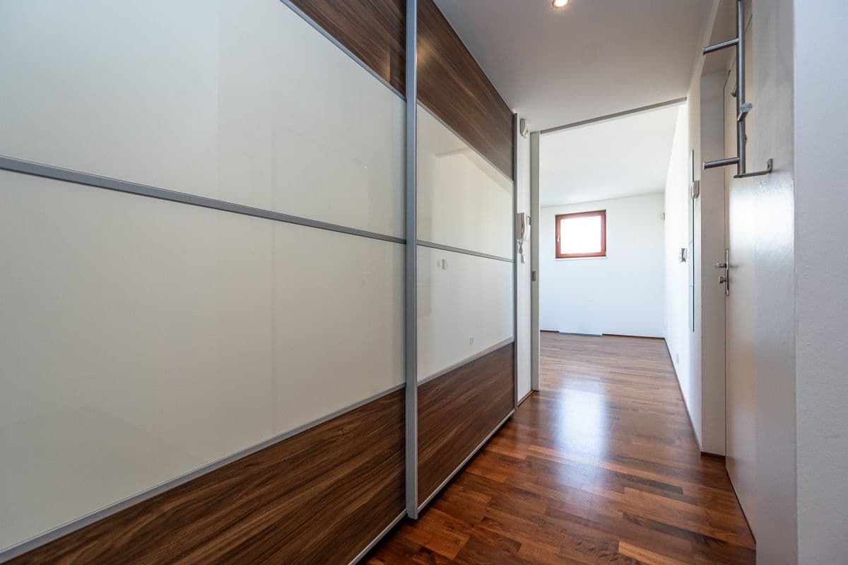 1 bedroom with open-plan kitchen flat to rent, 60 m², Klímova, Prague, Prague 1 bedroom with open-plan kitchen flat to rent, 60 m², Klímova, Prague, Prague