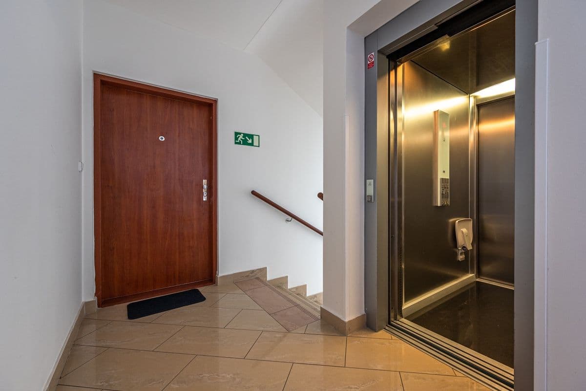 1 bedroom with open-plan kitchen flat to rent, 60 m², Klímova, Prague, Prague 1 bedroom with open-plan kitchen flat to rent, 60 m², Klímova, Prague, Prague