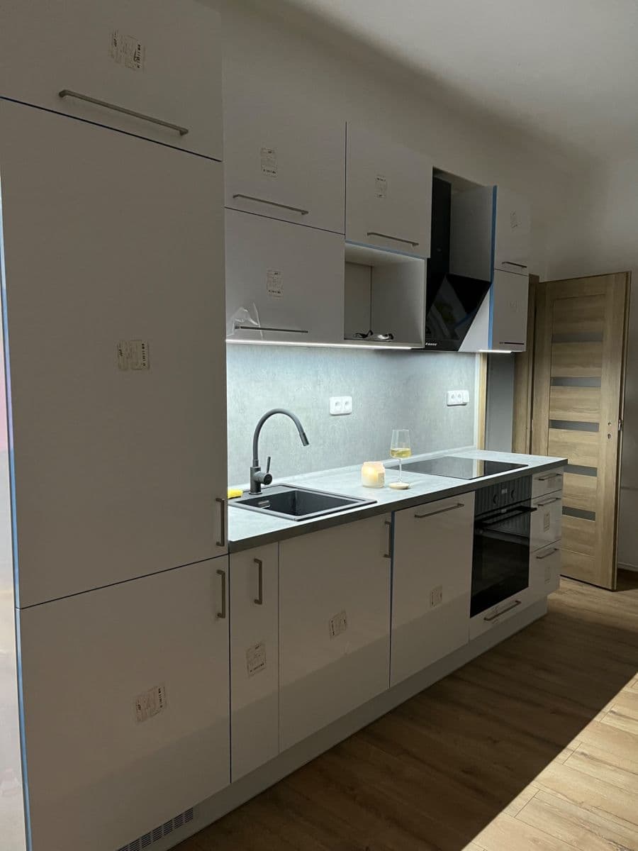 1 bedroom with open-plan kitchen flat to rent, 46 m², Matuškova, Havířov, Moravskoslezský Region 1 bedroom with open-plan kitchen flat to rent, 46 m², Matuškova, Havířov, Moravskoslezský Region