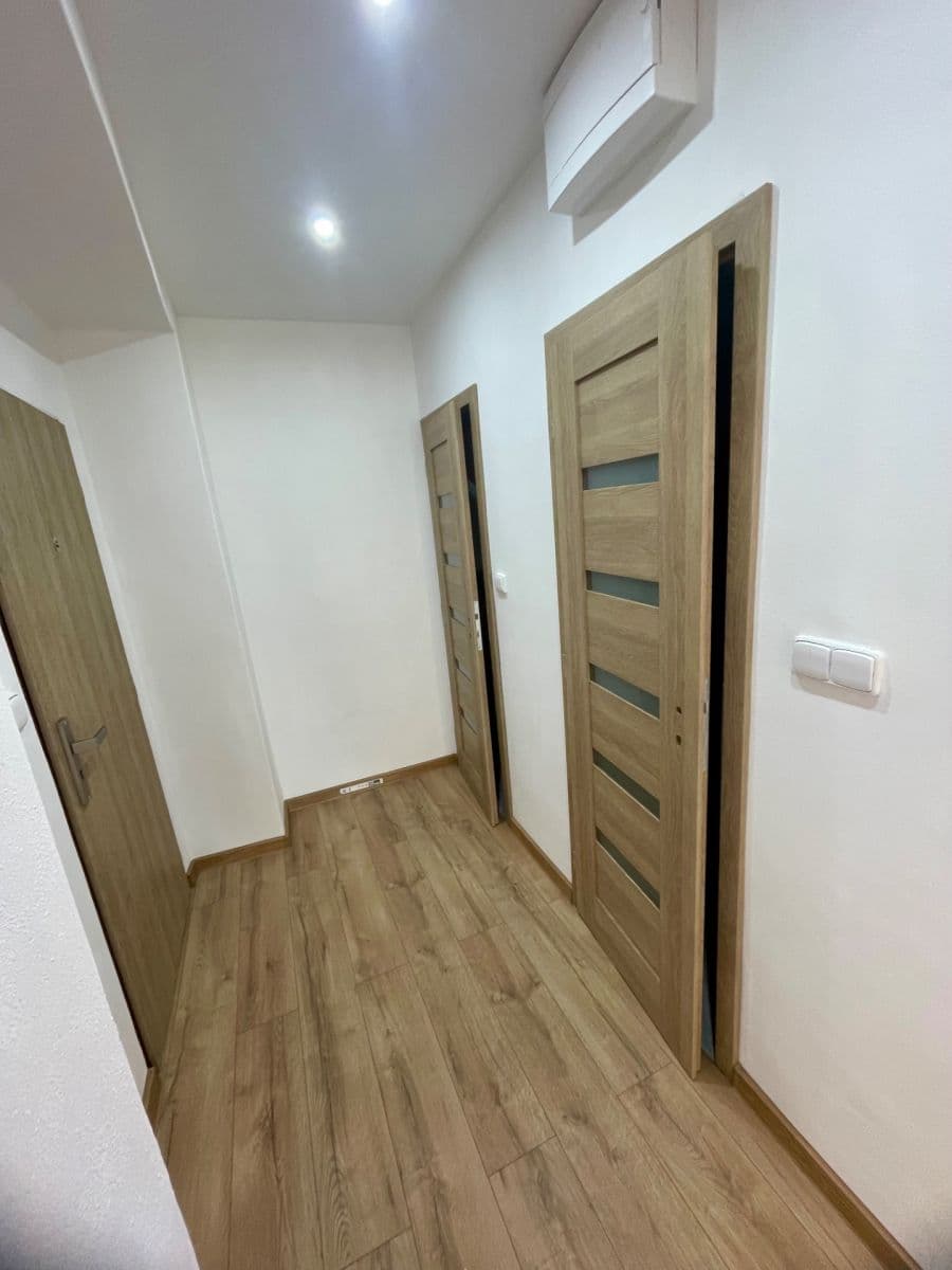 1 bedroom with open-plan kitchen flat to rent, 46 m², Matuškova, Havířov, Moravskoslezský Region 1 bedroom with open-plan kitchen flat to rent, 46 m², Matuškova, Havířov, Moravskoslezský Region