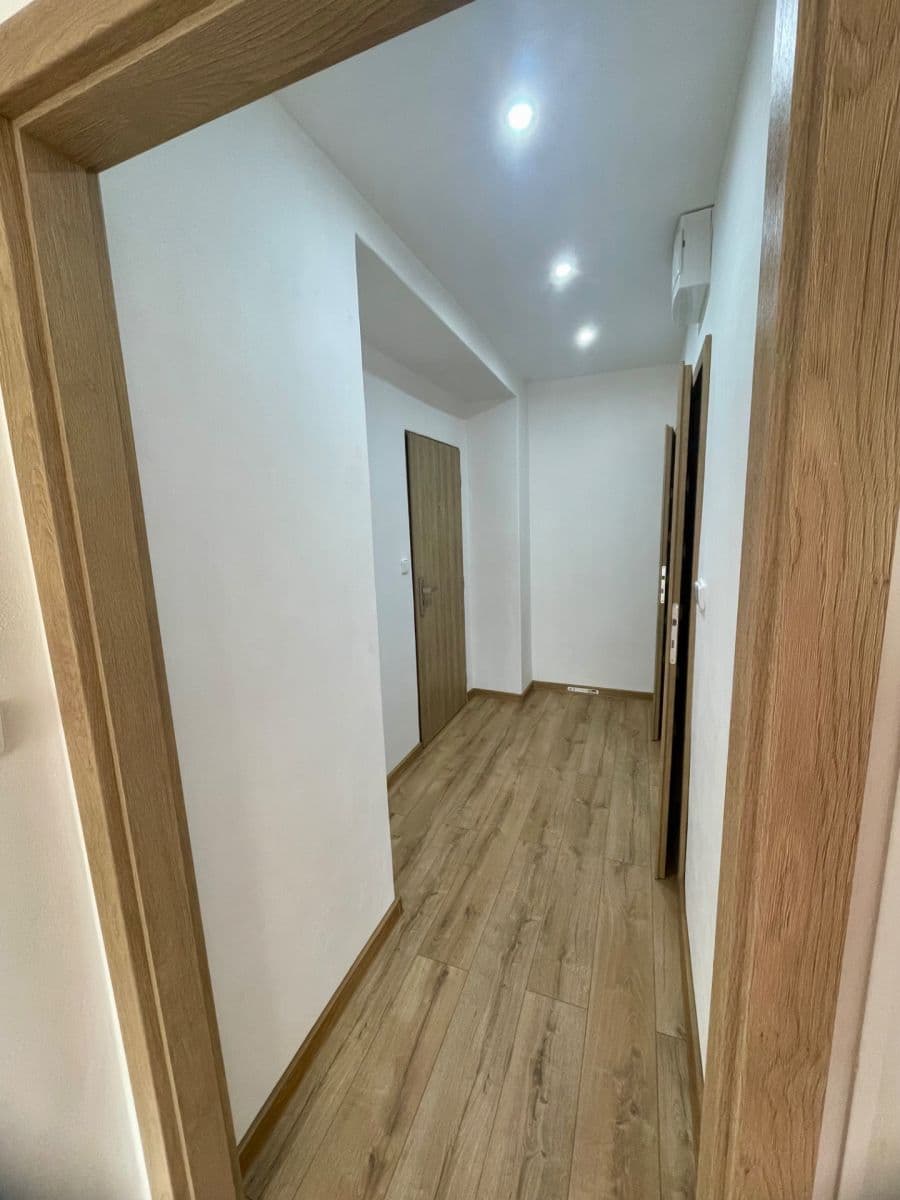 1 bedroom with open-plan kitchen flat to rent, 46 m², Matuškova, Havířov, Moravskoslezský Region 1 bedroom with open-plan kitchen flat to rent, 46 m², Matuškova, Havířov, Moravskoslezský Region