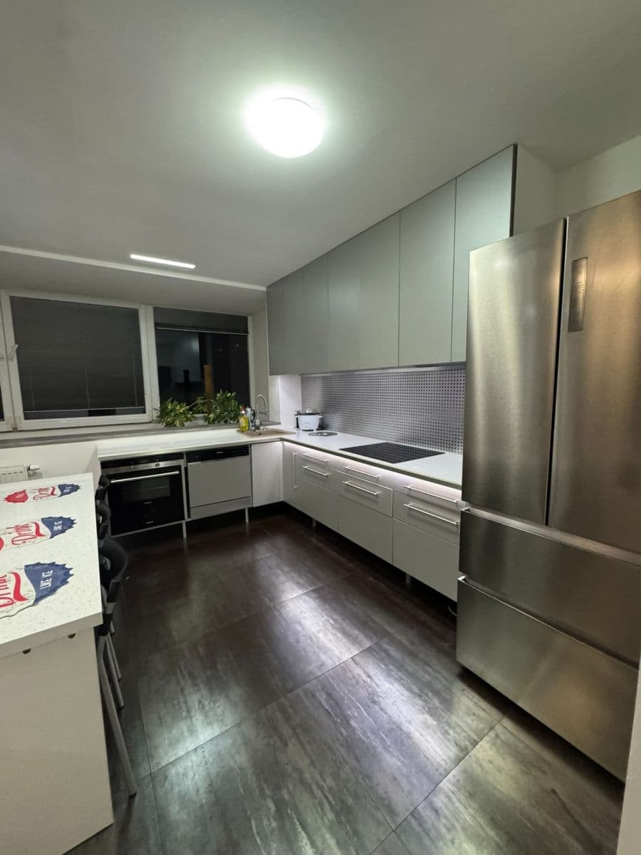 2 bedroom with open-plan kitchen flat to rent, 65 m², Norská, Kladno, Středočeský Region 2 bedroom with open-plan kitchen flat to rent, 65 m², Norská, Kladno, Středočeský Region