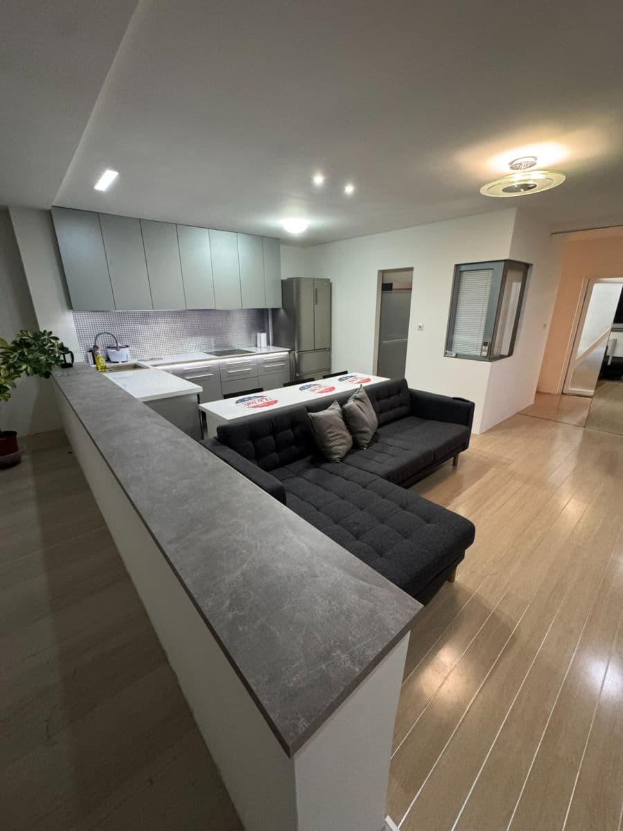 2 bedroom with open-plan kitchen flat to rent, 65 m², Norská, Kladno, Středočeský Region 2 bedroom with open-plan kitchen flat to rent, 65 m², Norská, Kladno, Středočeský Region