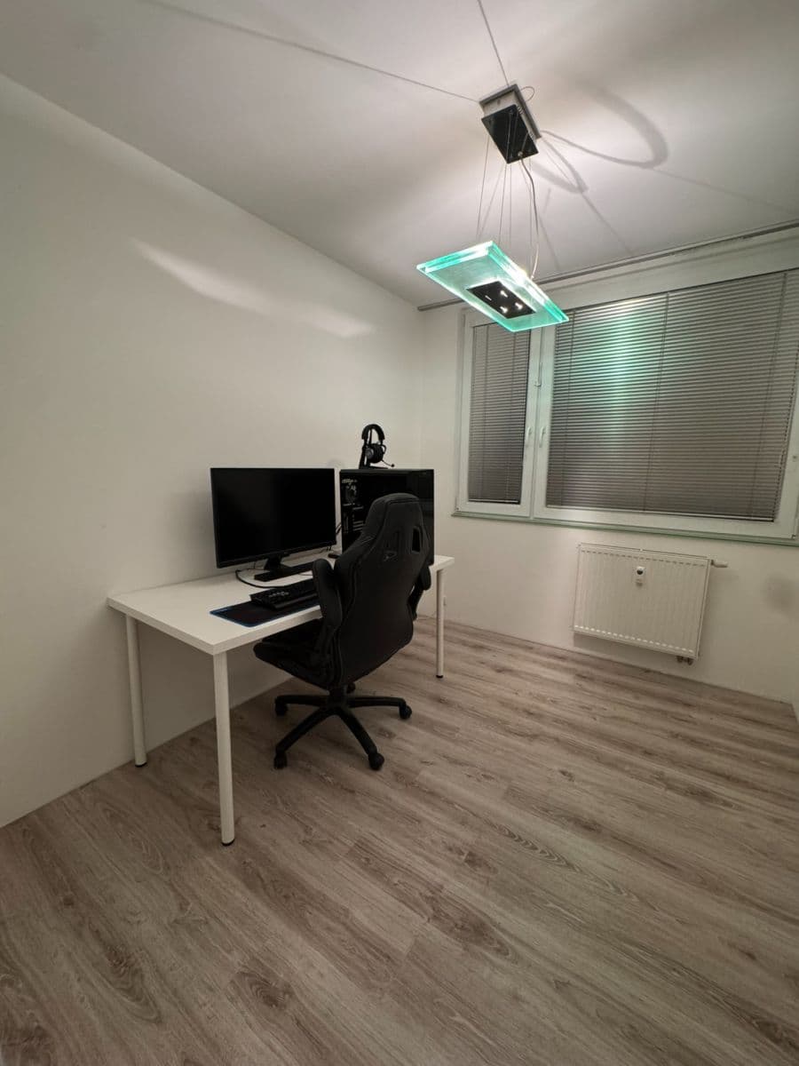 2 bedroom with open-plan kitchen flat to rent, 65 m², Norská, Kladno, Středočeský Region 2 bedroom with open-plan kitchen flat to rent, 65 m², Norská, Kladno, Středočeský Region