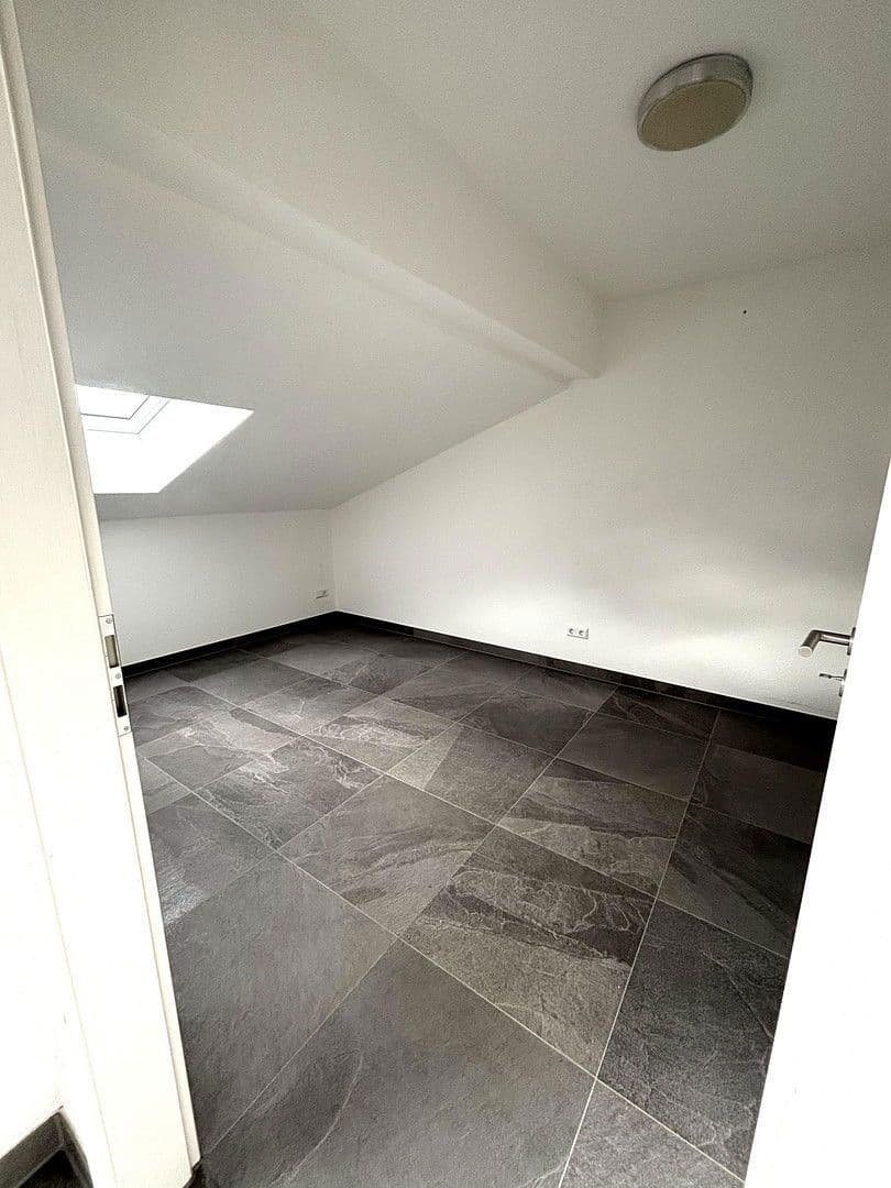 5 bedroom flat to rent, 200 m², Sindelfingen, Baden-Württemberg 5 bedroom flat to rent, 200 m², Sindelfingen, Baden-Württemberg