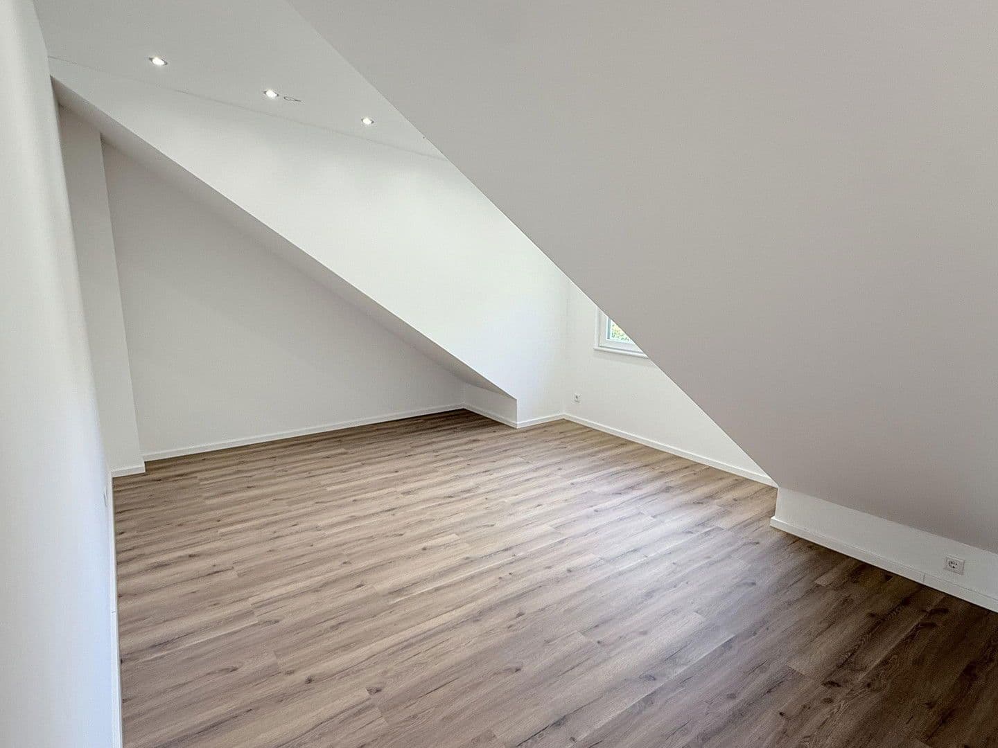 3 bedroom flat to rent, 98 m², Königsberger Straße, Oberhausen, North Rhine-Westphalia 3 bedroom flat to rent, 98 m², Königsberger Straße, Oberhausen, North Rhine-Westphalia