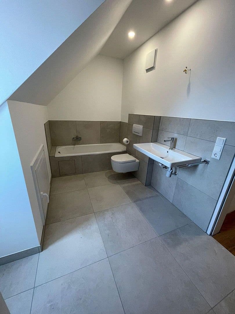 3 bedroom flat to rent, 100 m², Bahnhofsstraße 9, Eichenau, Bavaria 3 bedroom flat to rent, 100 m², Bahnhofsstraße 9, Eichenau, Bavaria