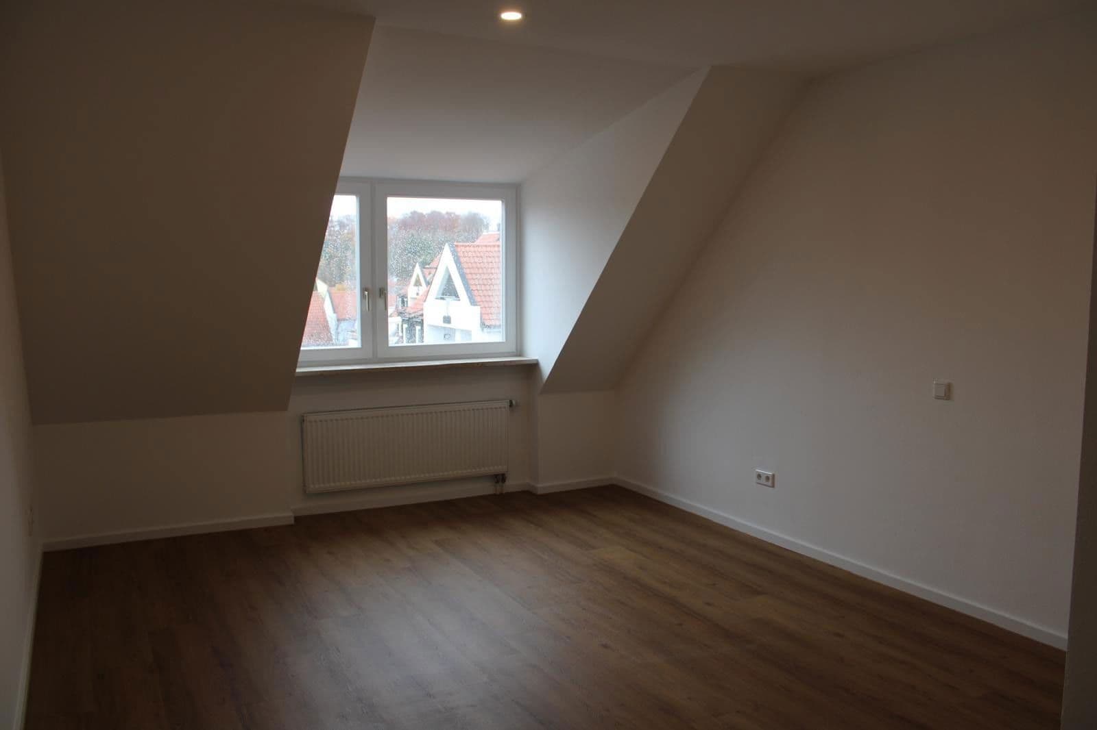 3 bedroom flat to rent, 100 m², Bahnhofsstraße 9, Eichenau, Bavaria 3 bedroom flat to rent, 100 m², Bahnhofsstraße 9, Eichenau, Bavaria