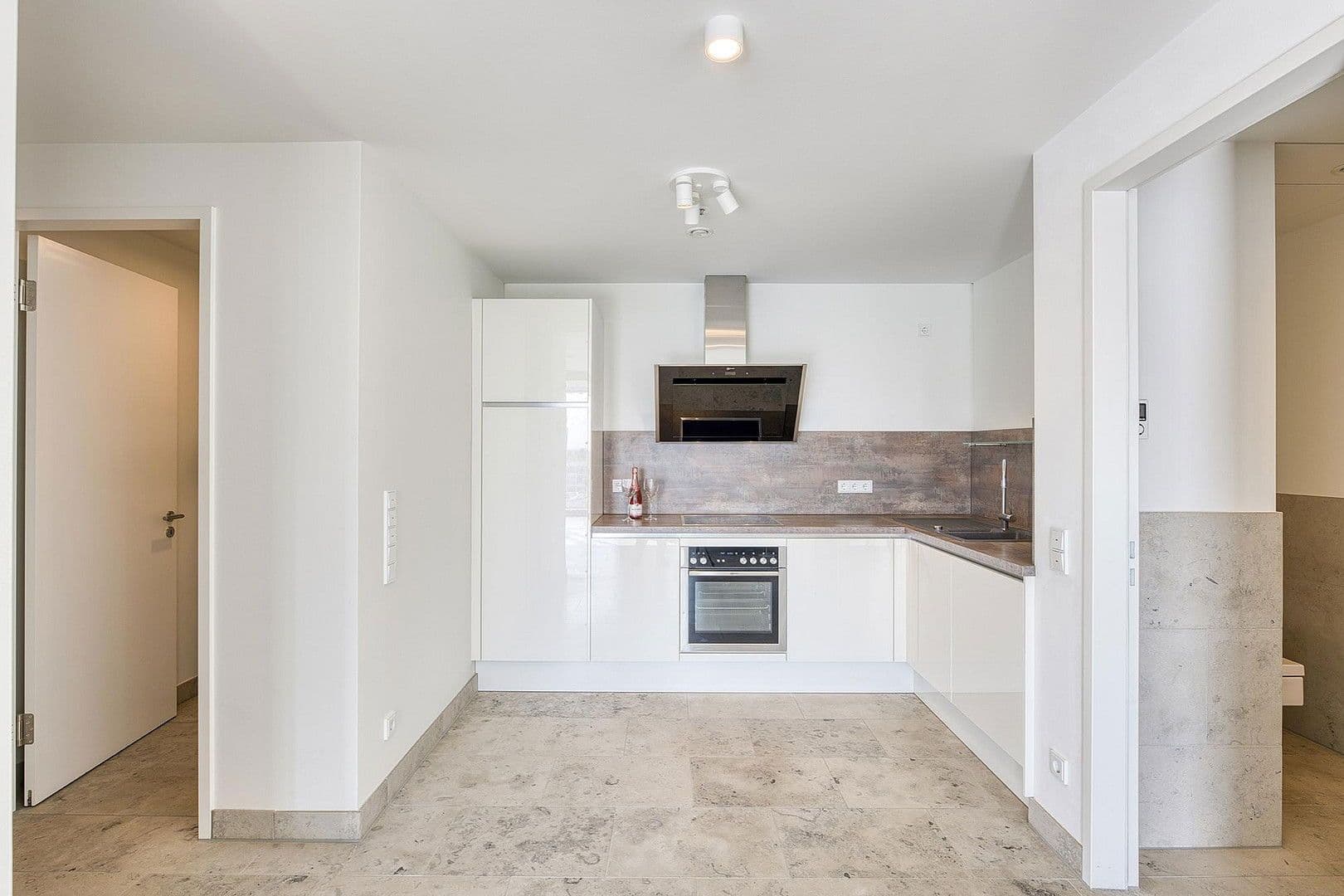 2 bedroom flat to rent, 74 m², Hainer Weg 80, Frankfurt, Hesse 2 bedroom flat to rent, 74 m², Hainer Weg 80, Frankfurt, Hesse