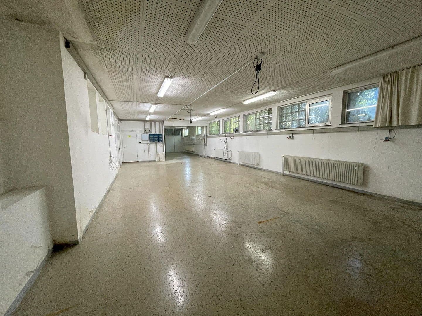 non-residential property for sale, 2,765 m², Sundern, North Rhine-Westphalia non-residential property for sale, 2,765 m², Sundern, North Rhine-Westphalia