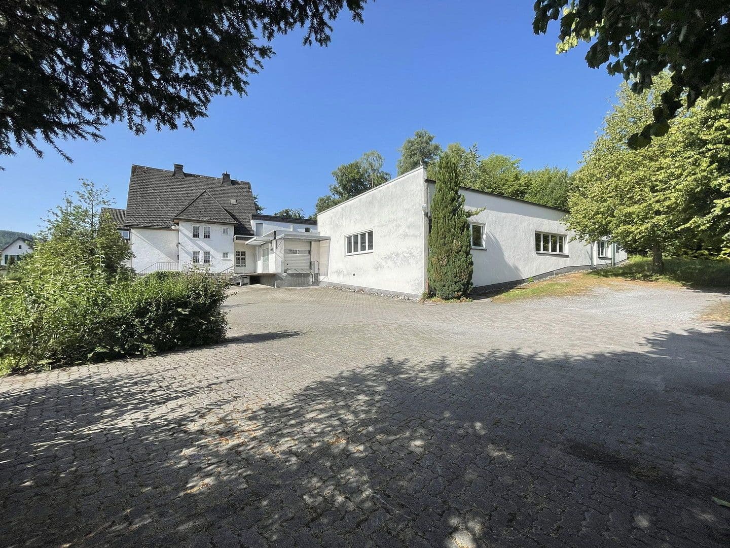 non-residential property for sale, 2,765 m², Sundern, North Rhine-Westphalia non-residential property for sale, 2,765 m², Sundern, North Rhine-Westphalia