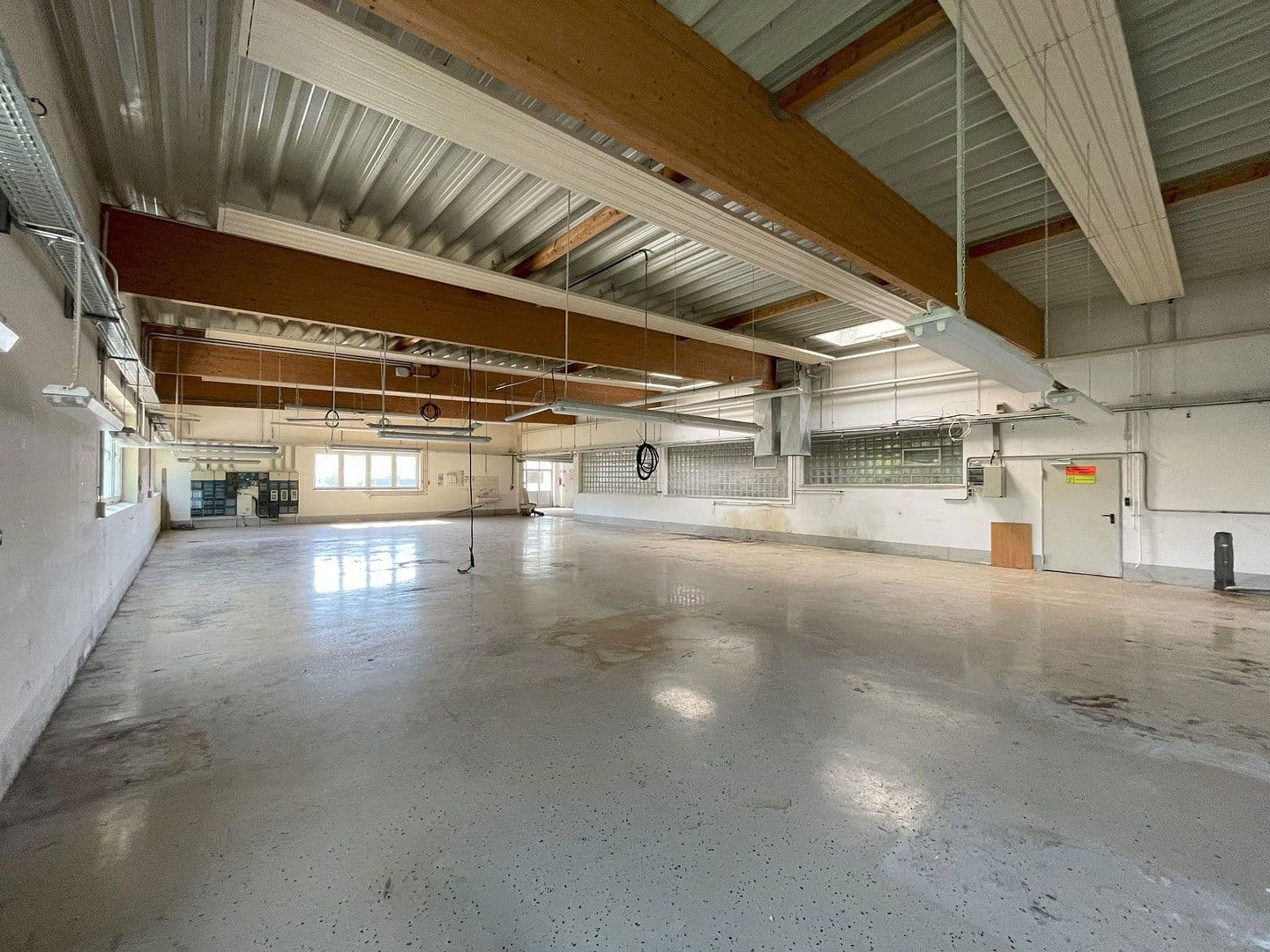 non-residential property for sale, 2,765 m², Sundern, North Rhine-Westphalia non-residential property for sale, 2,765 m², Sundern, North Rhine-Westphalia