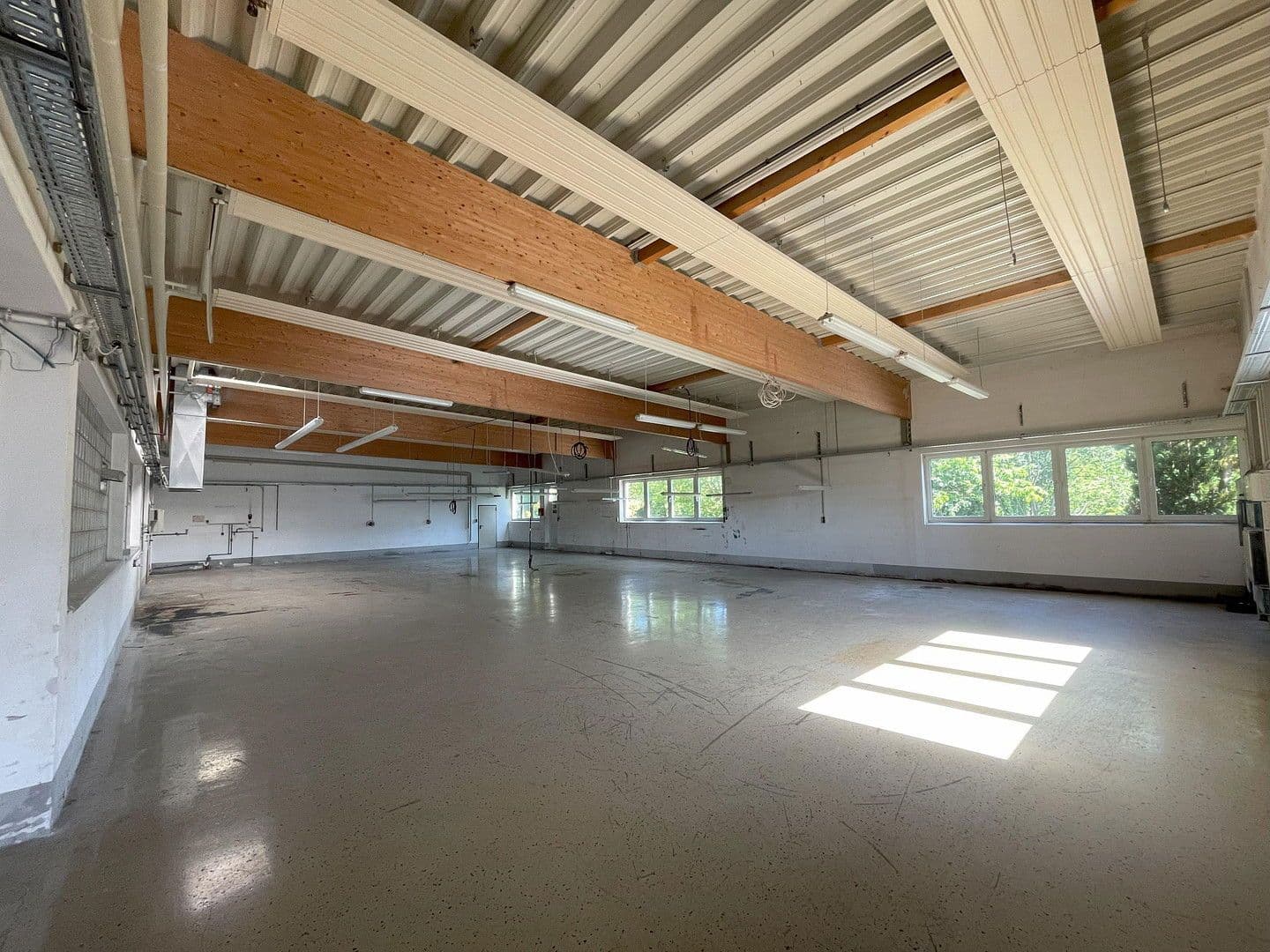 non-residential property for sale, 2,765 m², Sundern, North Rhine-Westphalia non-residential property for sale, 2,765 m², Sundern, North Rhine-Westphalia