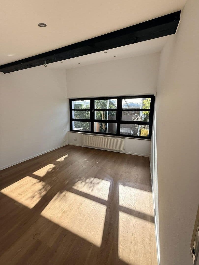 1 bedroom with open-plan kitchen flat to rent, 115 m², Rodenbach, Hesse 1 bedroom with open-plan kitchen flat to rent, 115 m², Rodenbach, Hesse