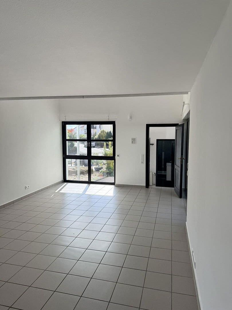 1 bedroom with open-plan kitchen flat to rent, 115 m², Rodenbach, Hesse 1 bedroom with open-plan kitchen flat to rent, 115 m², Rodenbach, Hesse