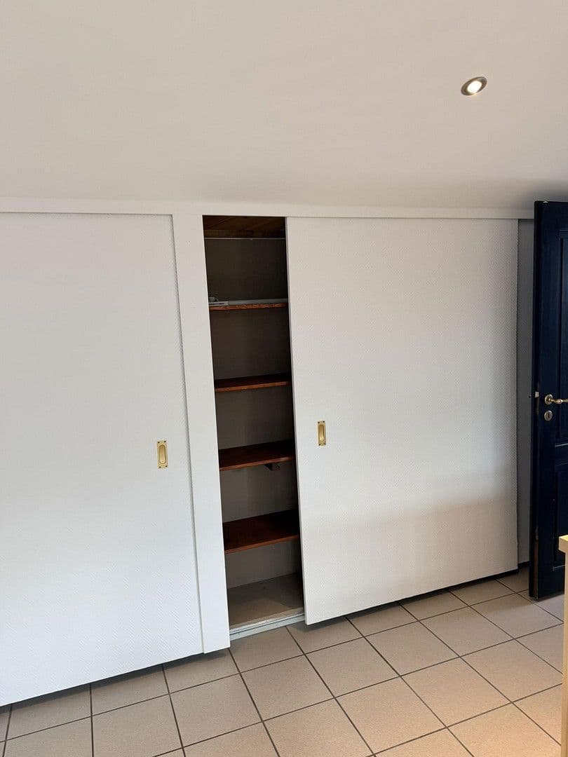 1 bedroom with open-plan kitchen flat to rent, 115 m², Rodenbach, Hesse 1 bedroom with open-plan kitchen flat to rent, 115 m², Rodenbach, Hesse