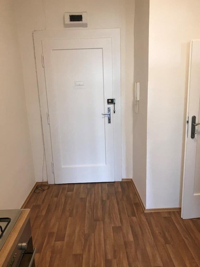 1 bedroom with open-plan kitchen flat to rent, 51 m², Jankovcova, Prague, Prague 1 bedroom with open-plan kitchen flat to rent, 51 m², Jankovcova, Prague, Prague