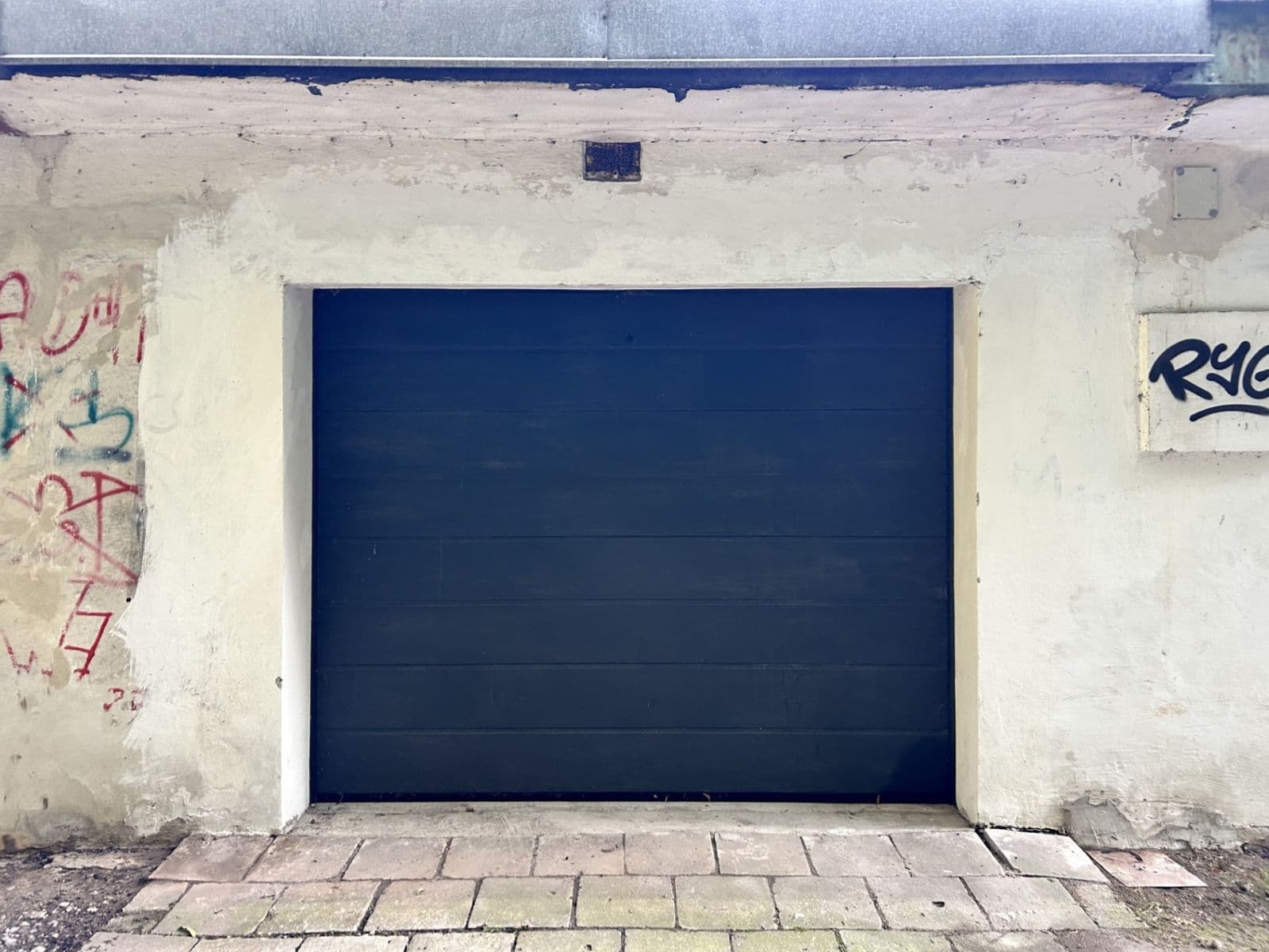 garage to rent, 17 m², Ostrava, Moravskoslezský Region garage to rent, 17 m², Ostrava, Moravskoslezský Region