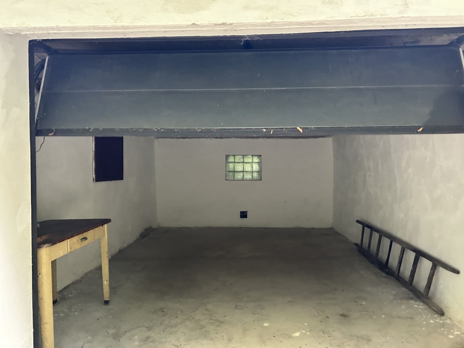 garage to rent, 17 m², Ostrava, Moravskoslezský Region garage to rent, 17 m², Ostrava, Moravskoslezský Region