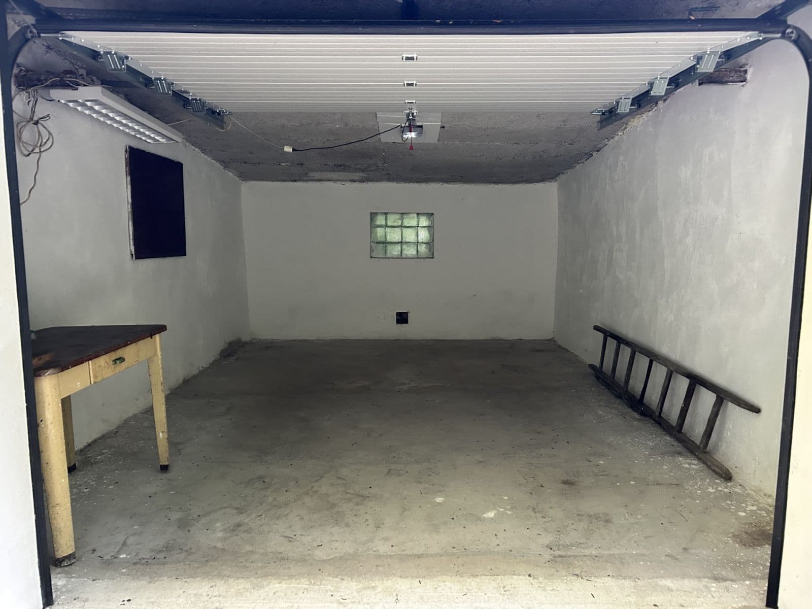 garage to rent, 17 m², Ostrava, Moravskoslezský Region garage to rent, 17 m², Ostrava, Moravskoslezský Region