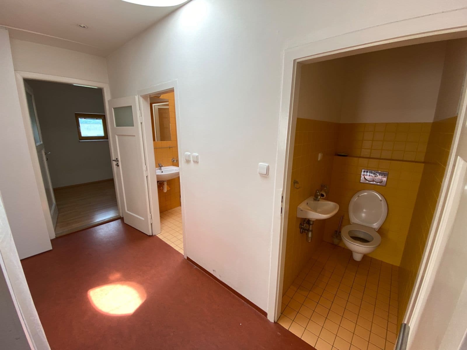 4 bedroom with open-plan kitchen flat to rent, 105 m², Za Vokovickou vozovnou, Prague, Prague 4 bedroom with open-plan kitchen flat to rent, 105 m², Za Vokovickou vozovnou, Prague, Prague