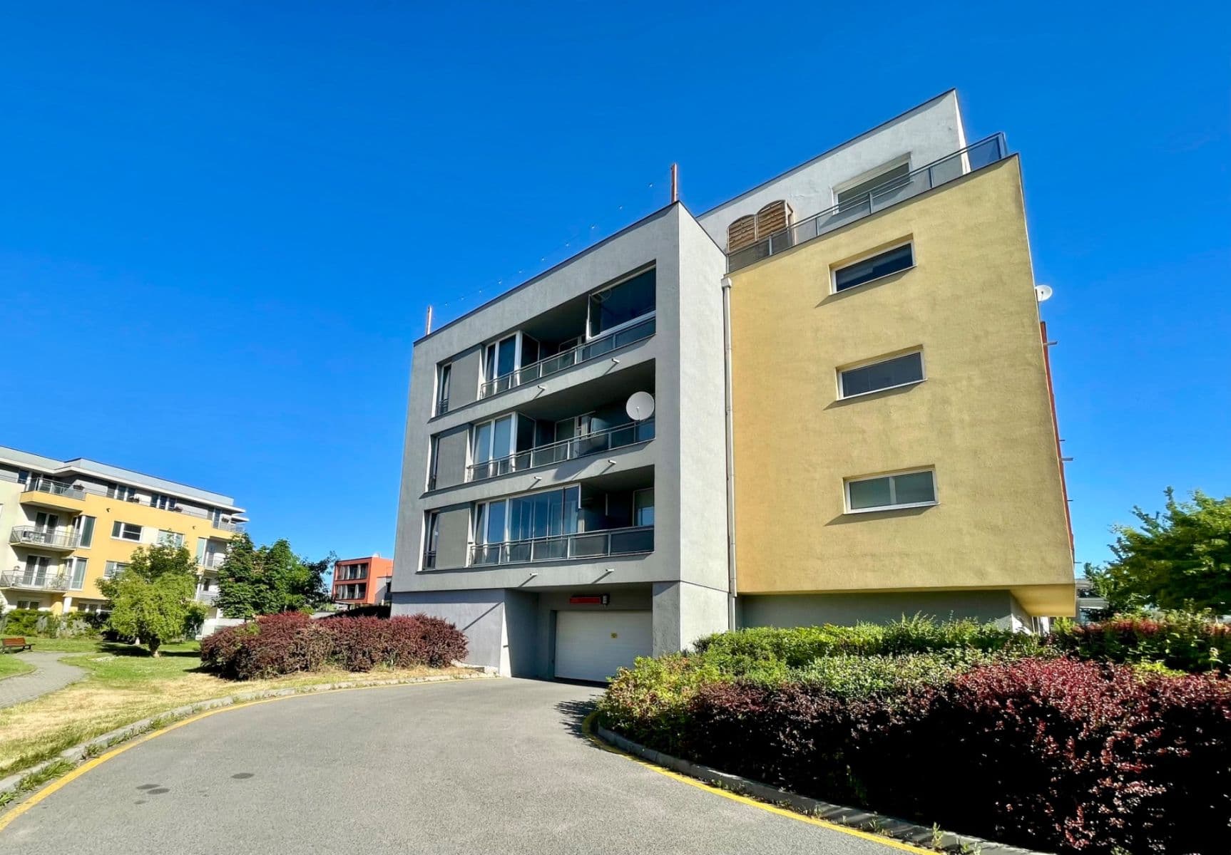 1 bedroom with open-plan kitchen flat to rent, 58 m², Raichlova, Prague, Prague 1 bedroom with open-plan kitchen flat to rent, 58 m², Raichlova, Prague, Prague