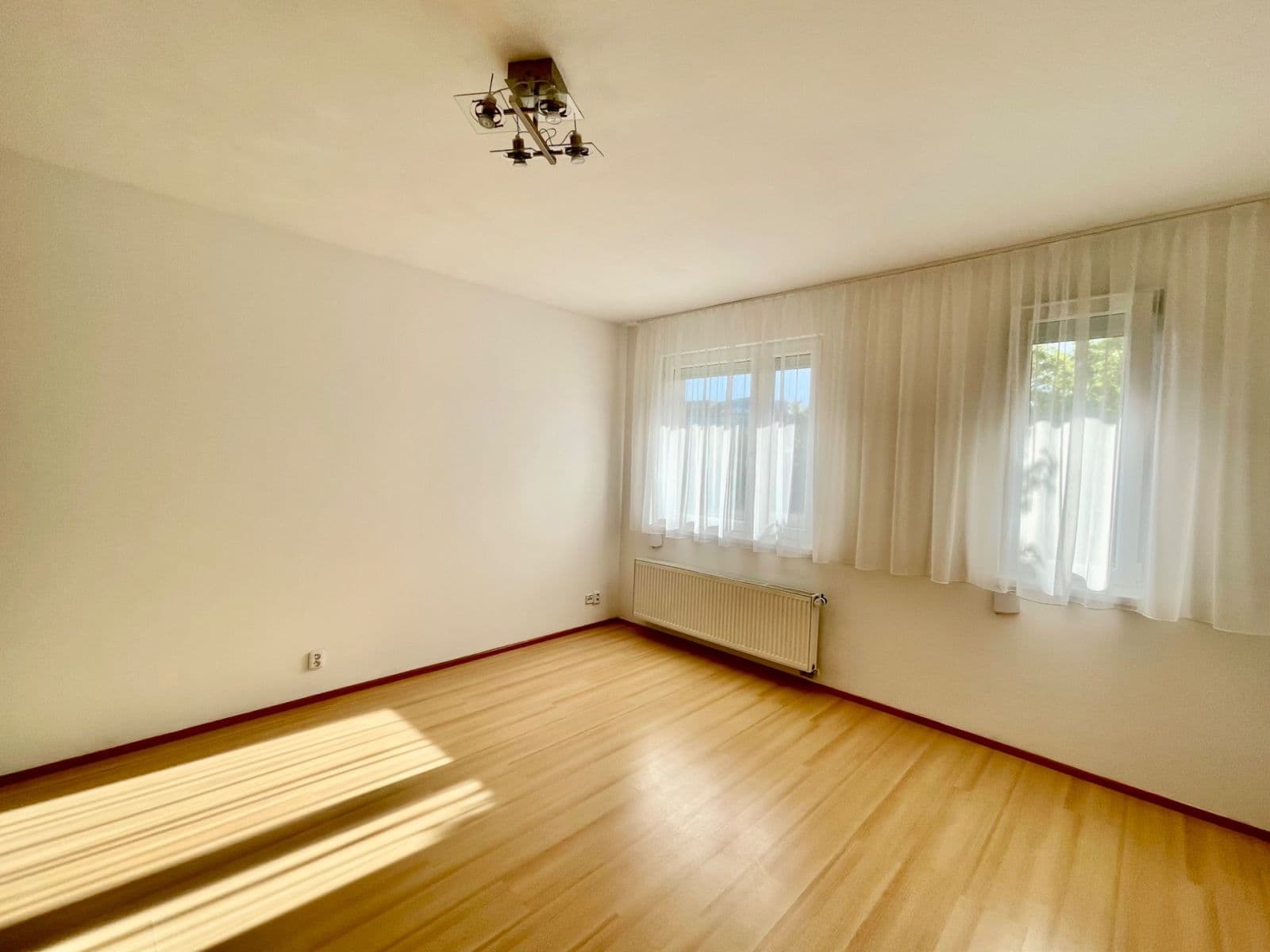 1 bedroom with open-plan kitchen flat to rent, 58 m², Raichlova, Prague, Prague 1 bedroom with open-plan kitchen flat to rent, 58 m², Raichlova, Prague, Prague
