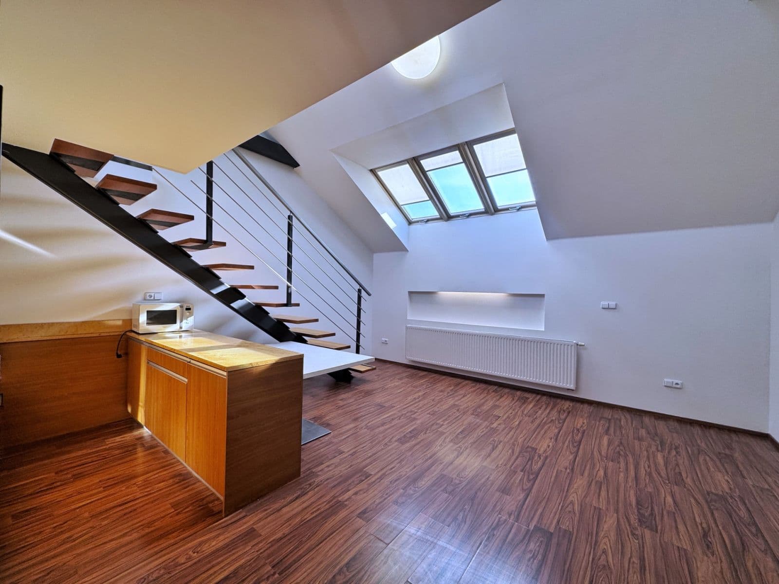 1 bedroom with open-plan kitchen flat to rent, 81 m², Hybešova, Brno, Jihomoravský Region 1 bedroom with open-plan kitchen flat to rent, 81 m², Hybešova, Brno, Jihomoravský Region