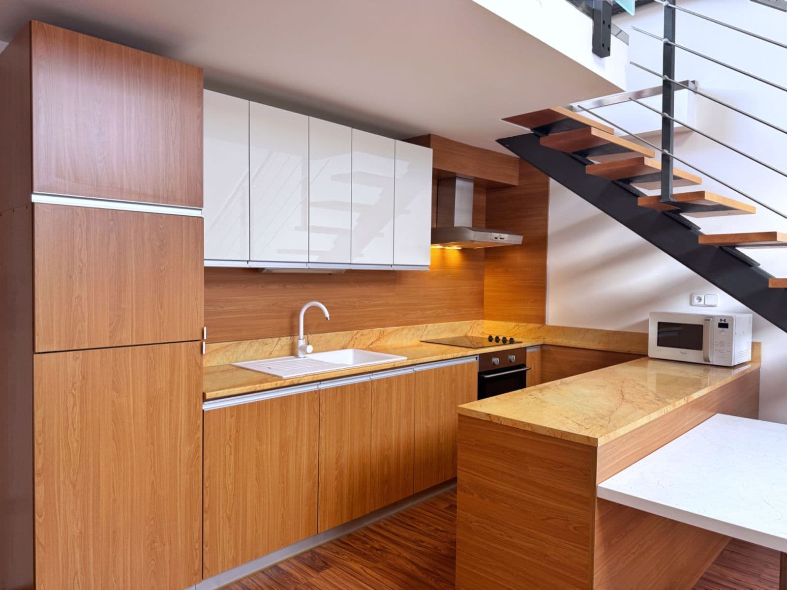 1 bedroom with open-plan kitchen flat to rent, 81 m², Hybešova, Brno, Jihomoravský Region 1 bedroom with open-plan kitchen flat to rent, 81 m², Hybešova, Brno, Jihomoravský Region