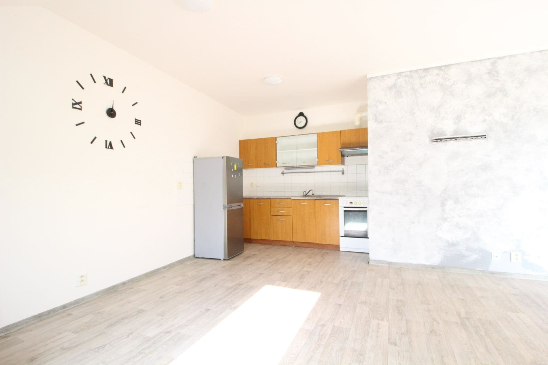 Studio flat to rent, 48 m², Nad Štolami, Odolena Voda, Středočeský Region Studio flat to rent, 48 m², Nad Štolami, Odolena Voda, Středočeský Region