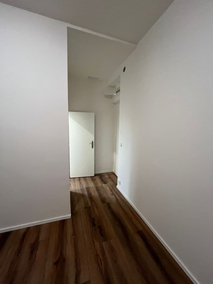 Small studio flat to rent, 20 m², Šlikova, Prague, Prague Small studio flat to rent, 20 m², Šlikova, Prague, Prague