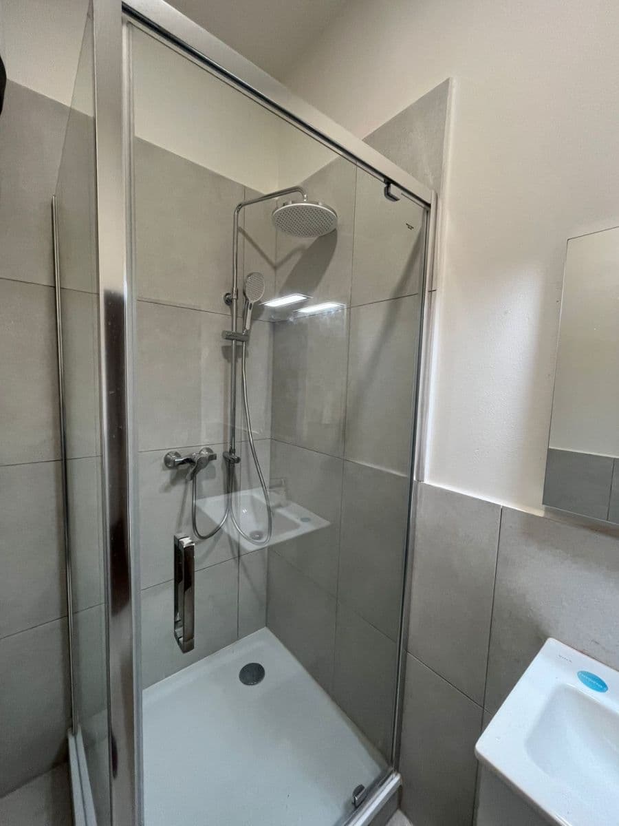 Small studio flat to rent, 20 m², Šlikova, Prague, Prague Small studio flat to rent, 20 m², Šlikova, Prague, Prague