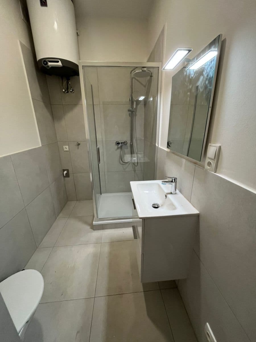 Small studio flat to rent, 20 m², Šlikova, Prague, Prague Small studio flat to rent, 20 m², Šlikova, Prague, Prague