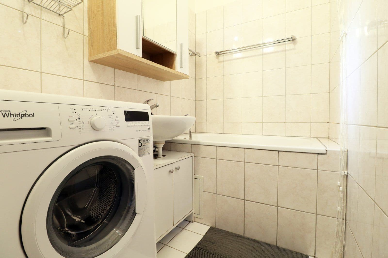 1 bedroom with open-plan kitchen flat to rent, 40 m², Makovského, Prague, Prague 1 bedroom with open-plan kitchen flat to rent, 40 m², Makovského, Prague, Prague