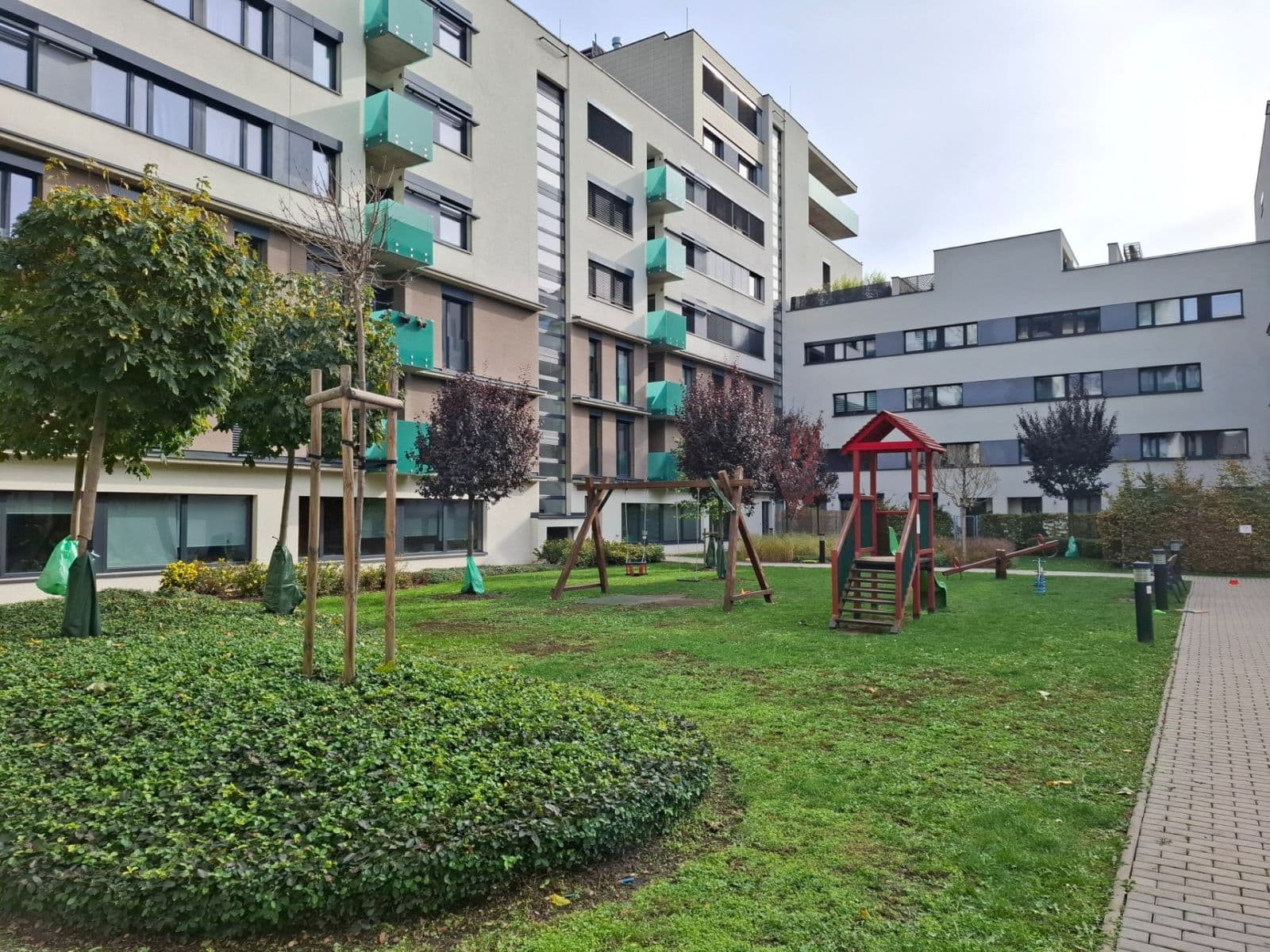 3 bedroom with open-plan kitchen flat to rent, 102 m², Petržílkova, Prague, Prague 3 bedroom with open-plan kitchen flat to rent, 102 m², Petržílkova, Prague, Prague