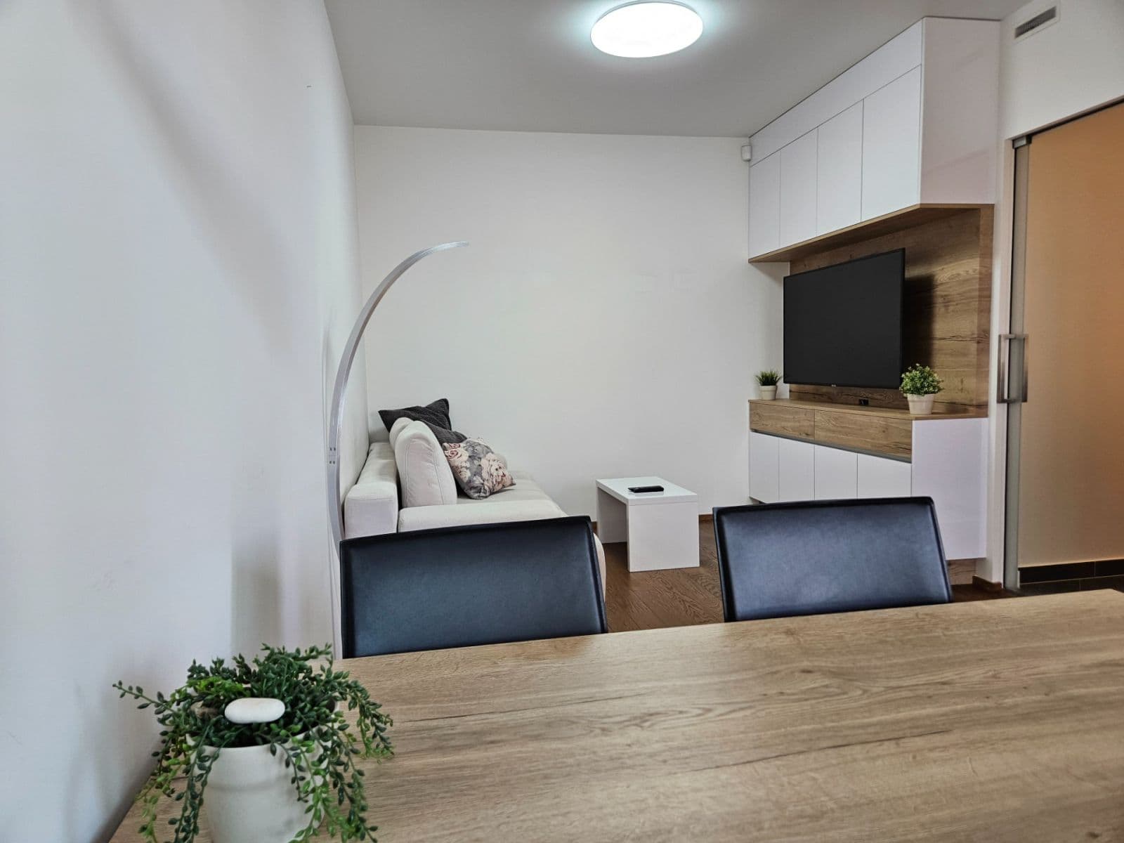 1 bedroom with open-plan kitchen flat to rent, 56 m², Kurta Konráda, Prague, Prague 1 bedroom with open-plan kitchen flat to rent, 56 m², Kurta Konráda, Prague, Prague