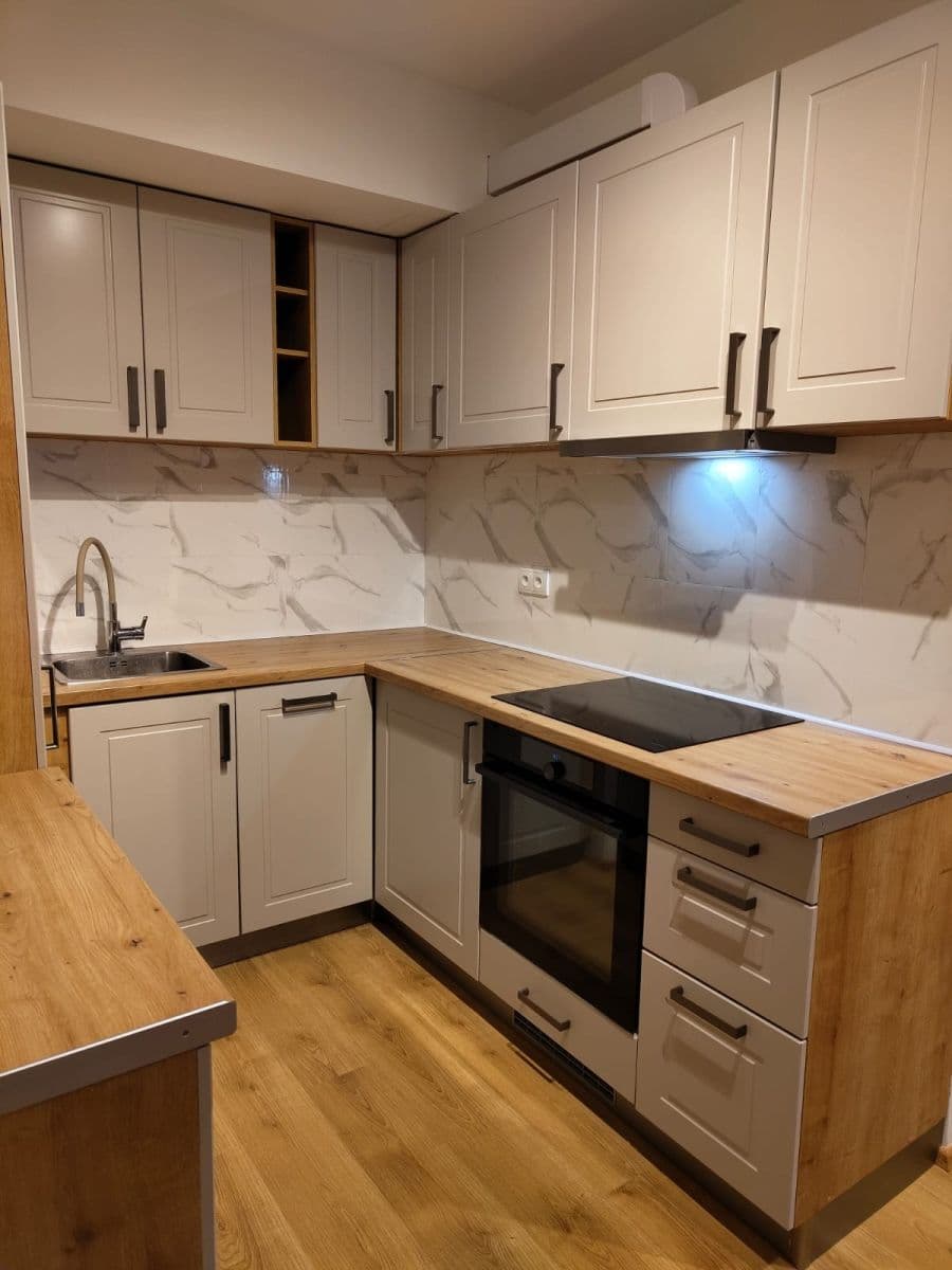 1 bedroom with open-plan kitchen flat to rent, 49 m², Bohumila Landy, Kladno, Středočeský Region 1 bedroom with open-plan kitchen flat to rent, 49 m², Bohumila Landy, Kladno, Středočeský Region