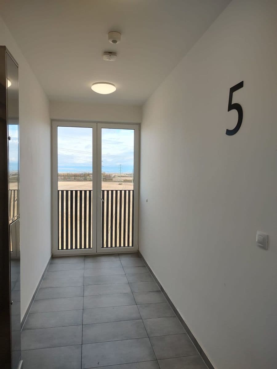 1 bedroom with open-plan kitchen flat to rent, 49 m², Bohumila Landy, Kladno, Středočeský Region 1 bedroom with open-plan kitchen flat to rent, 49 m², Bohumila Landy, Kladno, Středočeský Region